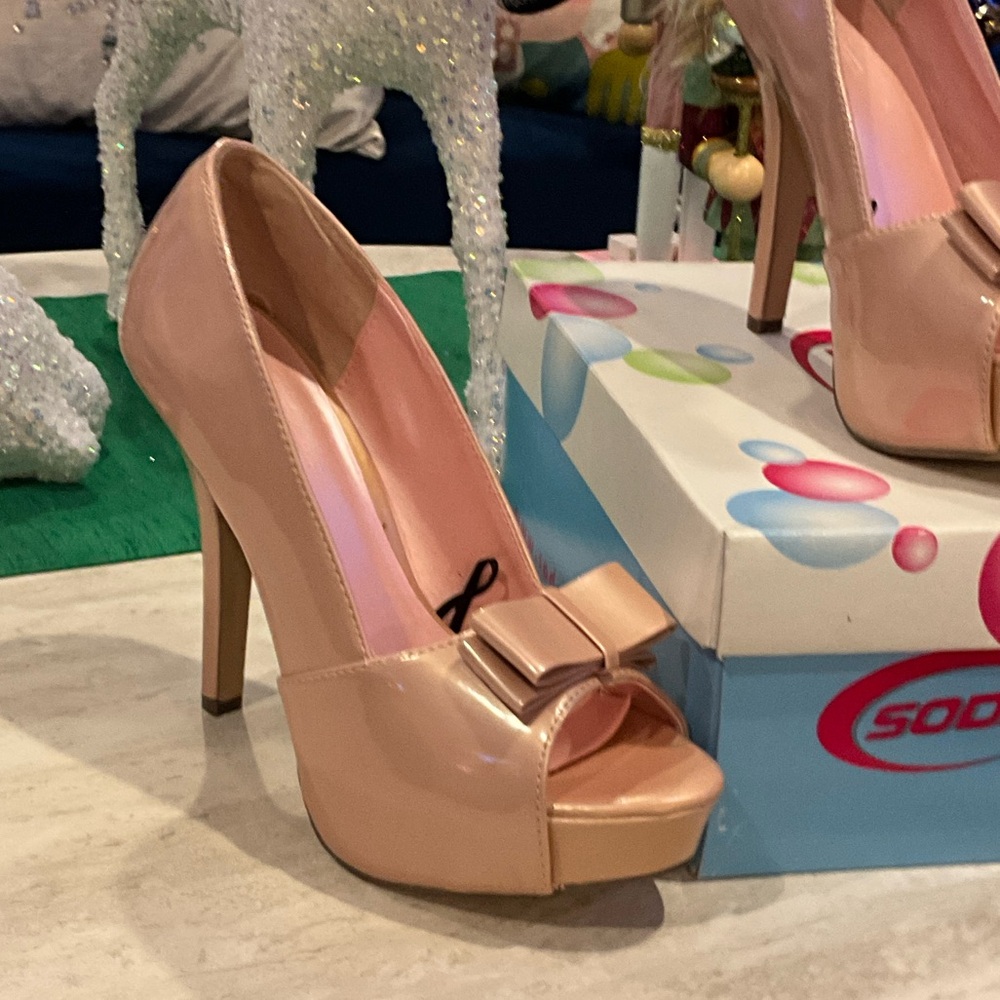 Women's Bow Peep Toe Heels - Cream - Picture 2 of 6